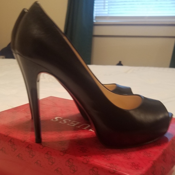 Heels - Picture 2 of 4